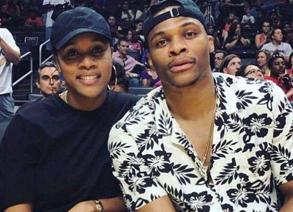 任何中场的 任何中场的